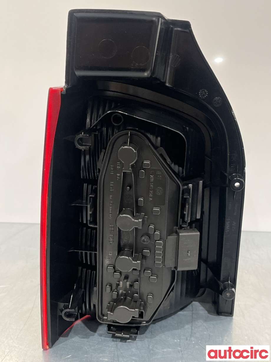 Baklykt venstre til VW Transporter / Caravelle 2003-2009 (Fase 1) (T5) (T5) (VOLKSWAGEN|7H0945095K|7H0945258A)