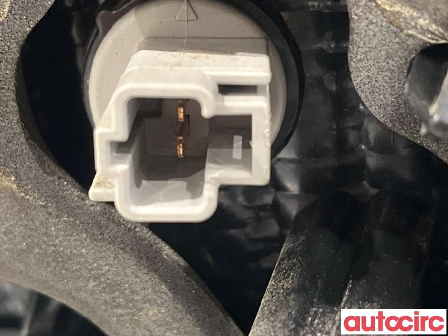 Baklykt høyre indre til Peugeot 4008 2012-2017  (PEUGEOT|1607700080|226-37168)