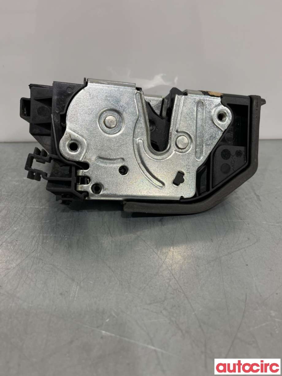 Låsekasse høyre foran til BMW 3-Serie 2005-2011 (E90/E91/E92/E93) (E90/E91/E92/E93) (BMW|51217202146||7202146)