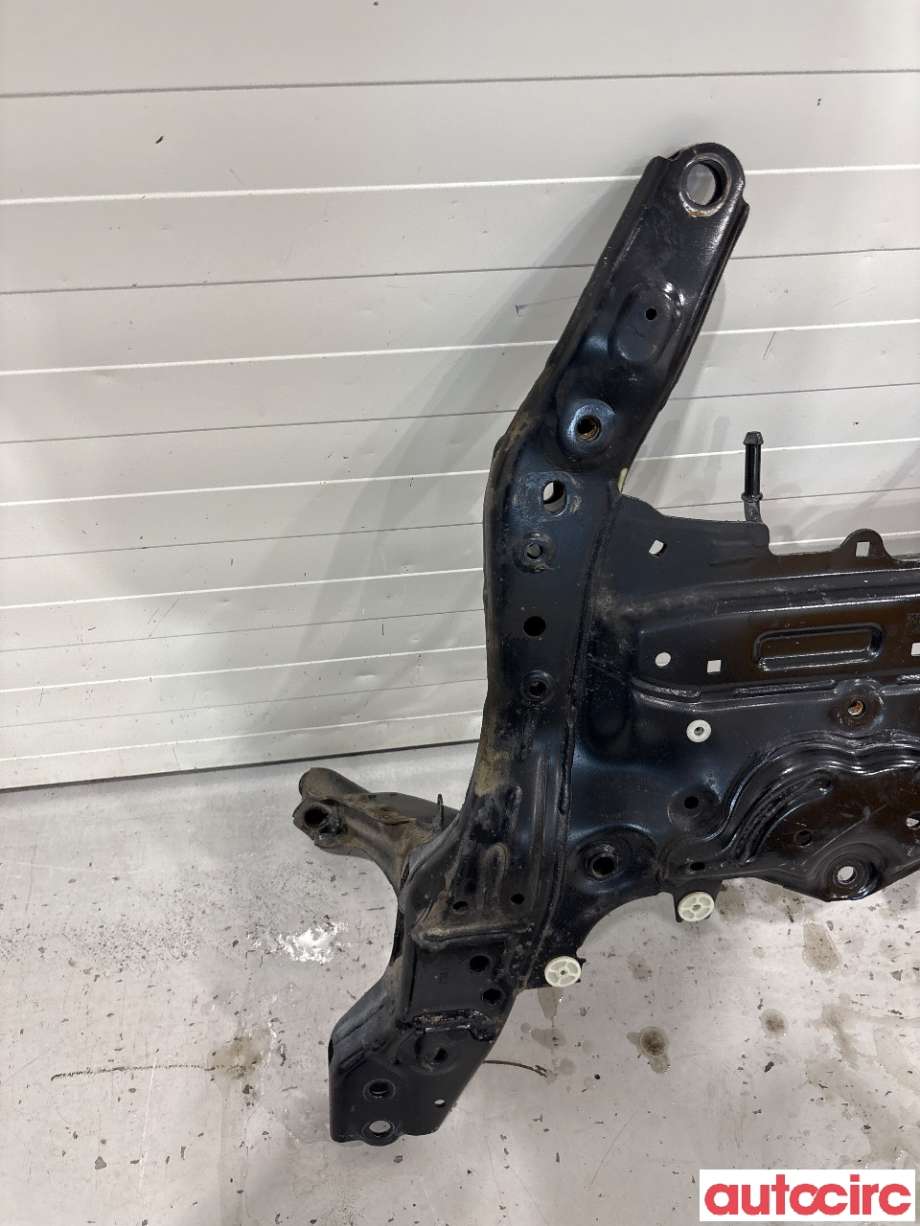 Travers foran hoved til BMW X1 2022-->> (U11) (U11) (BMW|31108836337|)
