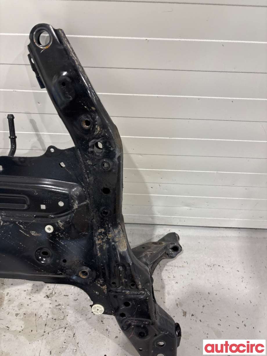 Travers foran hoved til BMW X1 2022-->> (U11) (U11) (BMW|31108836337|)