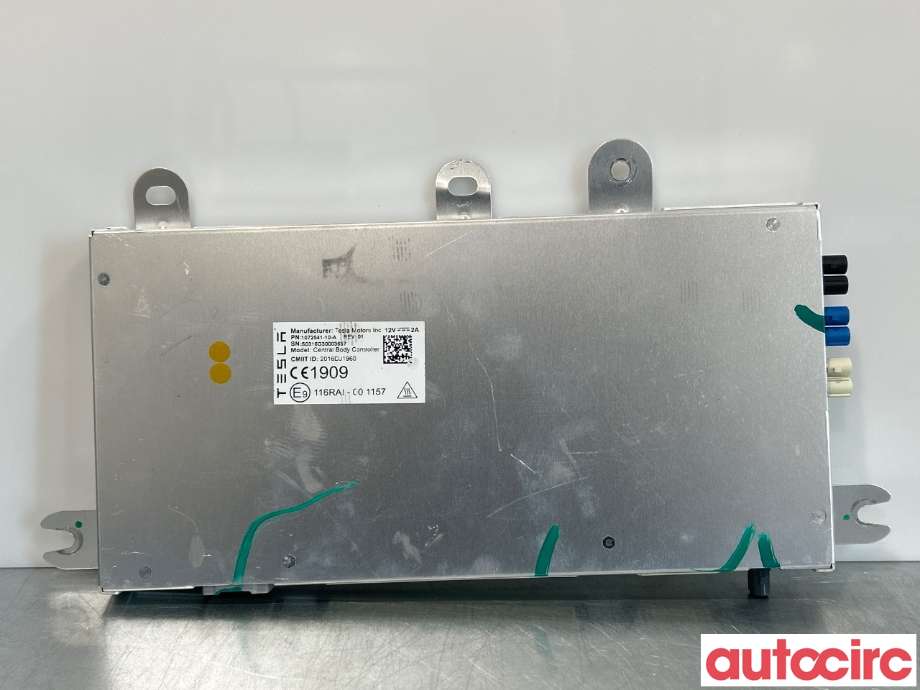 Styreenhet diverse til Tesla Model X, 2016-->> (TESLA|1072541-10-A)