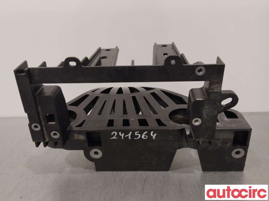 Diverse deler til Tesla Model Y 2021-2024 (Type I) (TESLA|1673627-00-D||1667014-00-C)