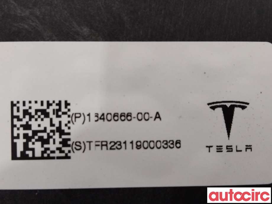Diverse deler til Tesla Model Y 2021-2024 (Type I)  (TESLA|1640666-00-A)