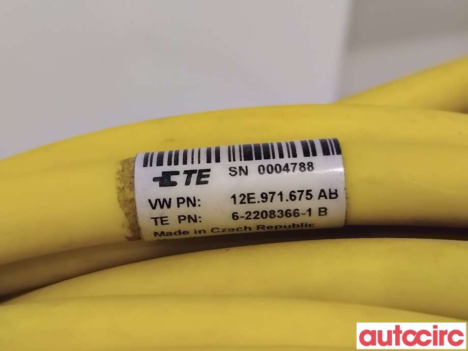 Batterilader kabel til VW E-Up 2013-2019  (VOLKSWAGEN|12E971675AB|6-2208366-1|1EA971639G)