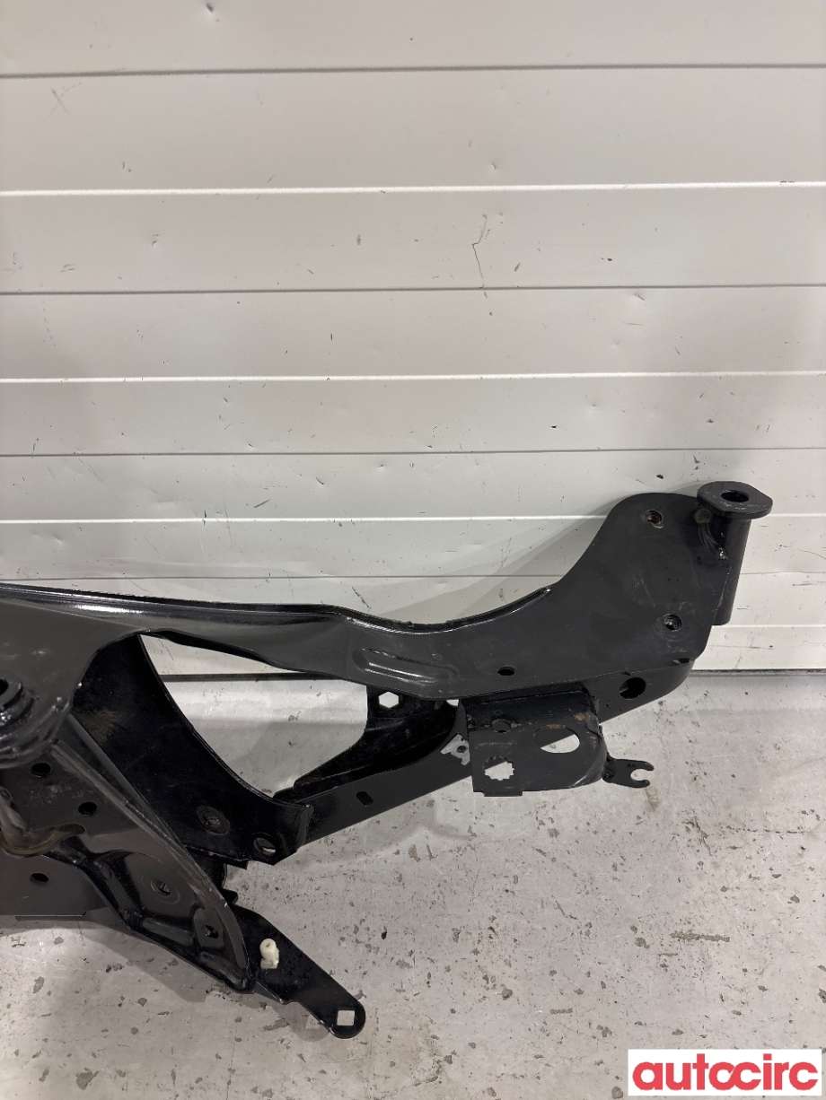 Travers bak til BMW X1 2022-->> (U11) (U11) (BMW|33306894205|)