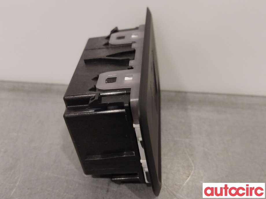 Bryter lys til Ford Explorer 2020-->> (FORD|VWR2KA-13D061-FA1HDV|2708259|11N941193)