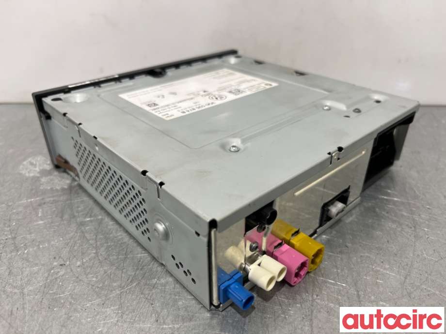 Bilstereo navigasjon til VW Touran 2015-2021 (Type II)  (VOLKSWAGEN|3Q0035874BX|28549512|3Q0035874B)