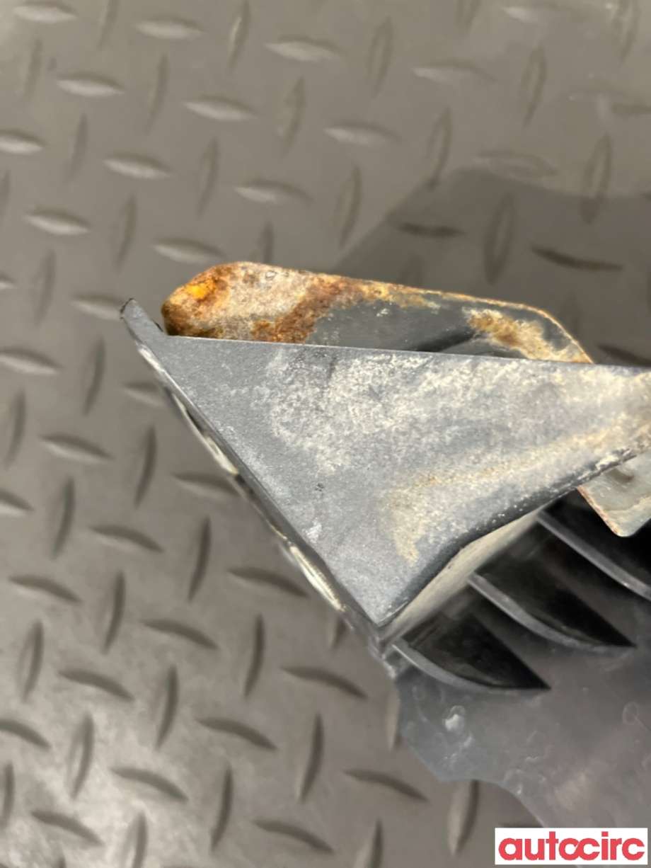 Skjerm høyre foran til Ford Kuga 2008-2012 (Type I)  (FORD|1633114|)