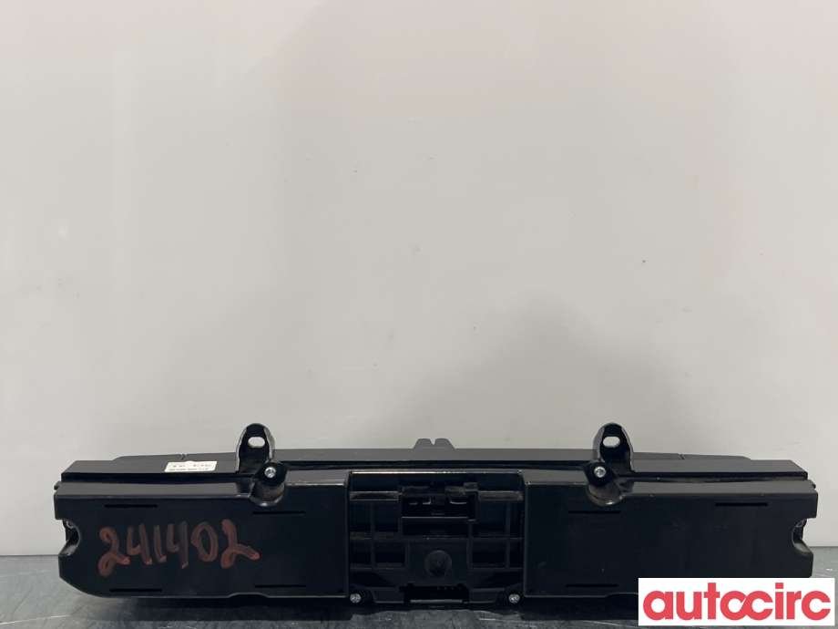 Bryter nødblink til Mercedes Sprinter 2013-2018 (Fase 2) (906) (906) (MERCEDES|A9069051601|A9069050301)