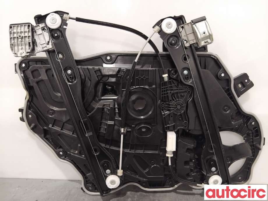 Ruteheis til Tesla Model Y 2021-2024 (Type I)  (TESLA|1526801-00-D||1495509-97-E)