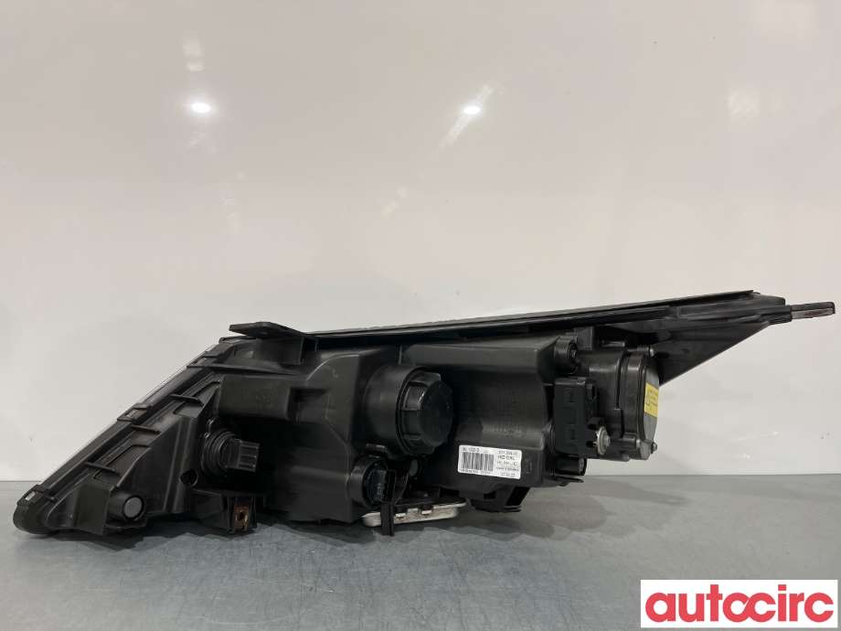 Frontlykt høyre halogen til Kia Sportage 2010-2016 (Type III) (KIA|921023U111|)