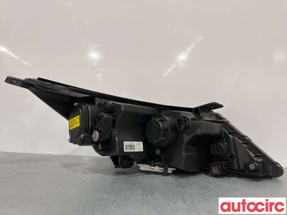 Frontlykt venstre halogen til Kia Sportage 2010-2016 (Type III)  (KIA|921013U111|)
