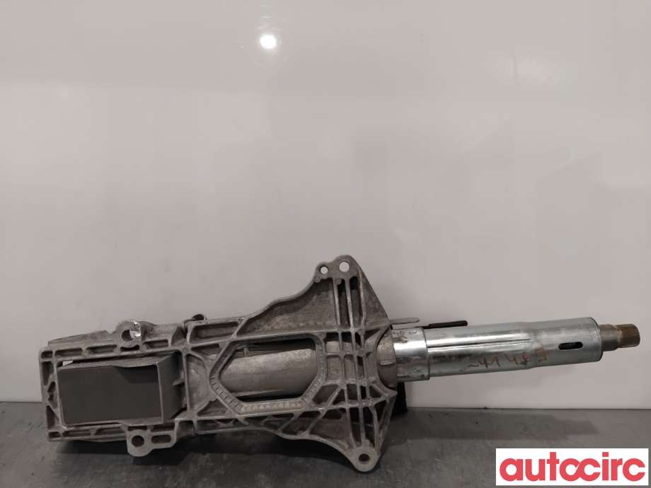 Rattaksel til Mercedes Vito 2014-->> (W447) (W447) (MERCEDES|A4474604800|)