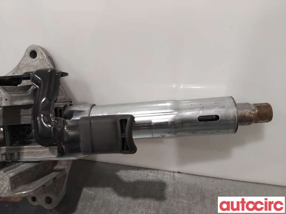 Rattaksel til Mercedes Vito 2014-->> (W447) (W447) (MERCEDES|A4474604800|)