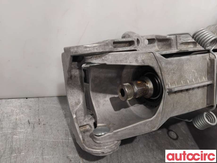 Rattaksel til Mercedes Vito 2014-->> (W447) (W447) (MERCEDES|A4474604800|)