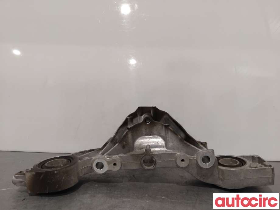 Motorfeste til Mercedes Vito 2014-->> (W447) (W447) (MERCEDES|A4473406901||A4473425200)