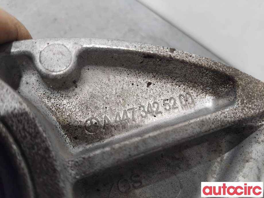 Motorfeste til Mercedes Vito 2014-->> (W447) (W447) (MERCEDES|A4473406901||A4473425200)