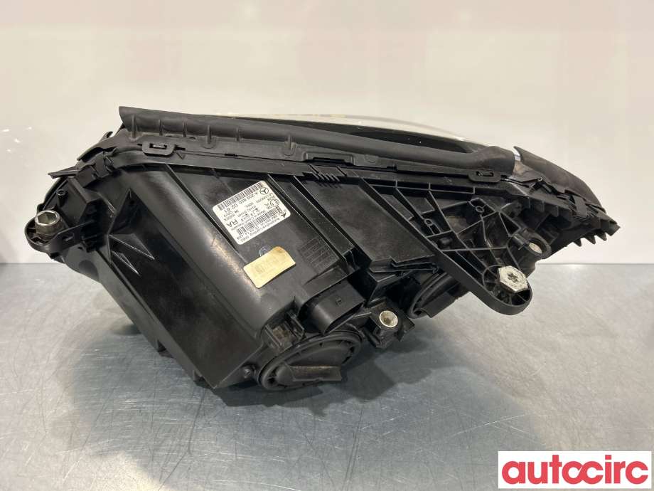 Frontlykt høyre halogen til Mercedes C-Klasse 2014-2018 (Fase 1) (W205) (W205) (MERCEDES|A2059066502|A2058200261)