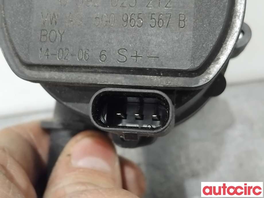 Sirkulasjonspumpe til VW E-Up 2013-2019  (VOLKSWAGEN|5G0965567B|0392023212|2Q0965567B)
