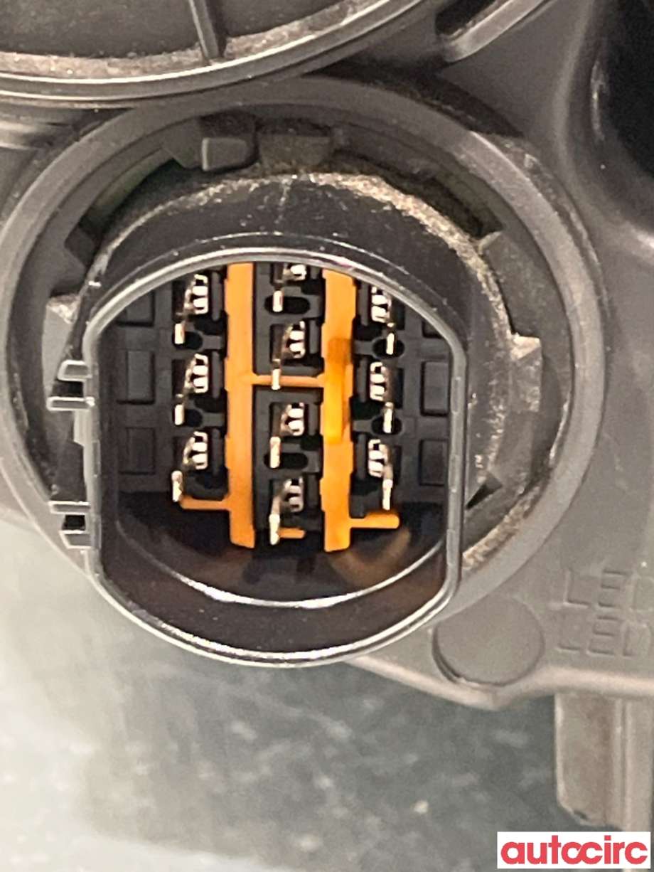 Frontlykt høyre halogen til Kia Soul 2014-2019 (Type II)  (KIA|92102E40101D)