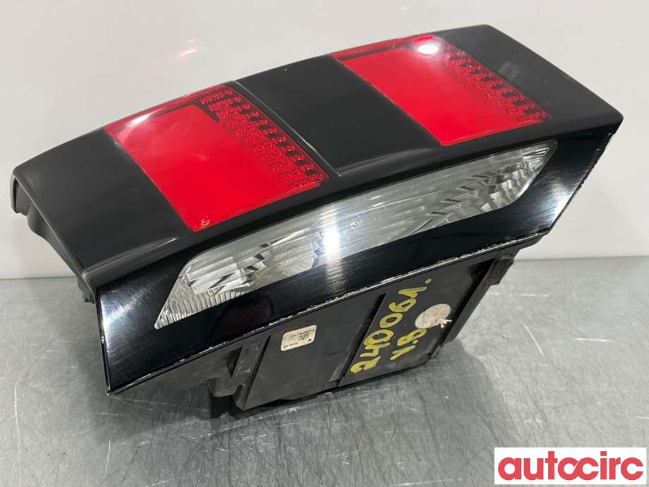 Baklykt venstre indre til Peugeot 5008 2017-->> (Type II)  (PEUGEOT|9811027880|)