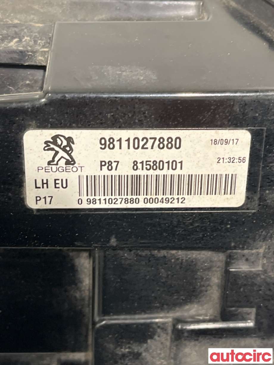 Baklykt venstre indre til Peugeot 5008 2017-->> (Type II)  (PEUGEOT|9811027880|)