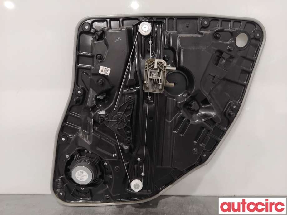Ruteheis til Mercedes EQA 2021-->>  (MERCEDES|A2477300903||A0997302701)