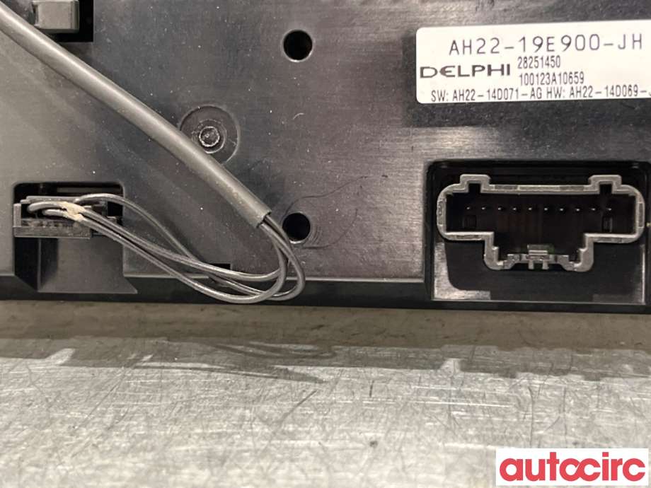 Varmeapparat betjening til Land Rover Discovery 2009-2017 (Type IV)  (LAND-ROVER|LR021213|28251450|LR070846)