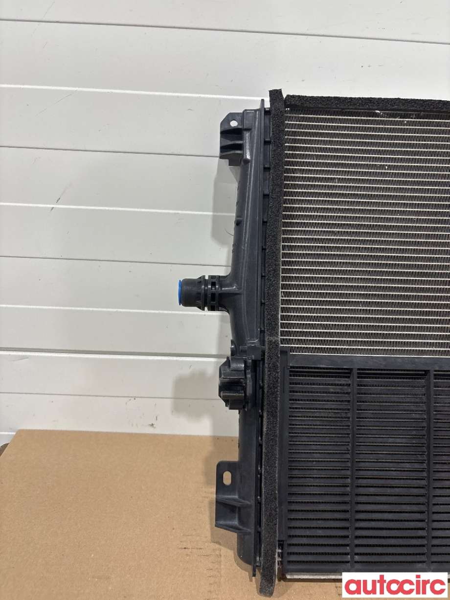 Radiator (automat gir) til Tesla Model Y 2021-2024 (Type I)  (TESLA|1494175-00-B|)