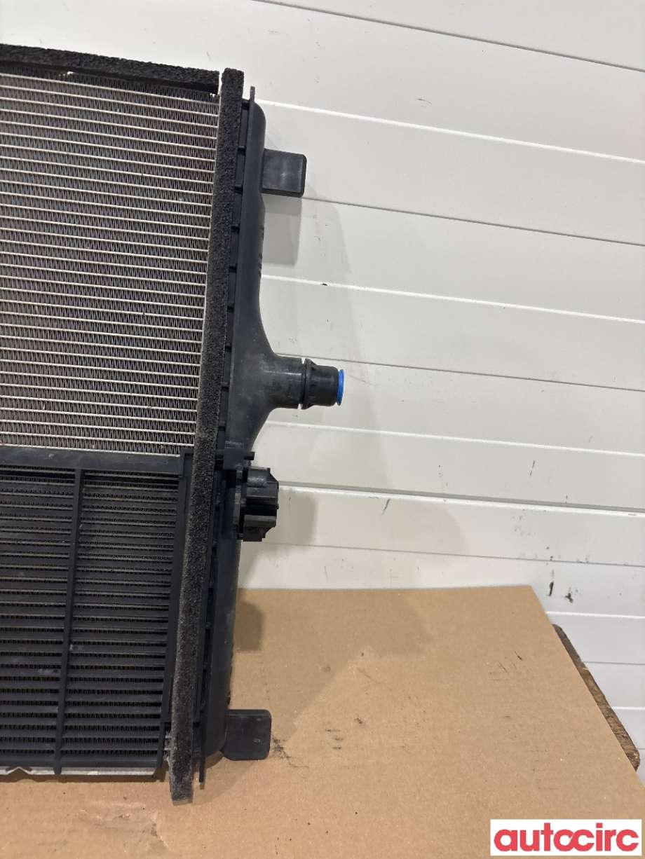 Radiator (automat gir) til Tesla Model Y 2021-2024 (Type I)  (TESLA|1494175-00-B|)