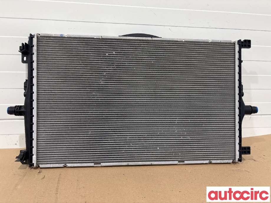 Radiator (automat gir) til Tesla Model Y 2021-2024 (Type I)  (TESLA|1494175-00-B|)