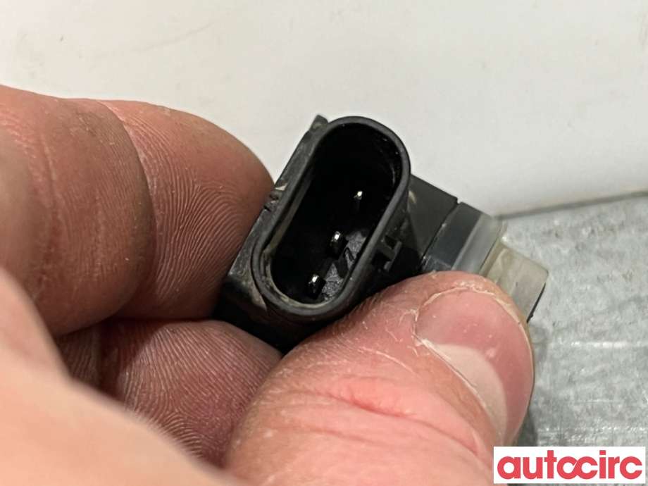Parkeringssensor foran til Land Rover Discovery 2009-2017 (Type IV)  (LAND-ROVER|LR010927|8A6T-15K859-AA|LR038084)
