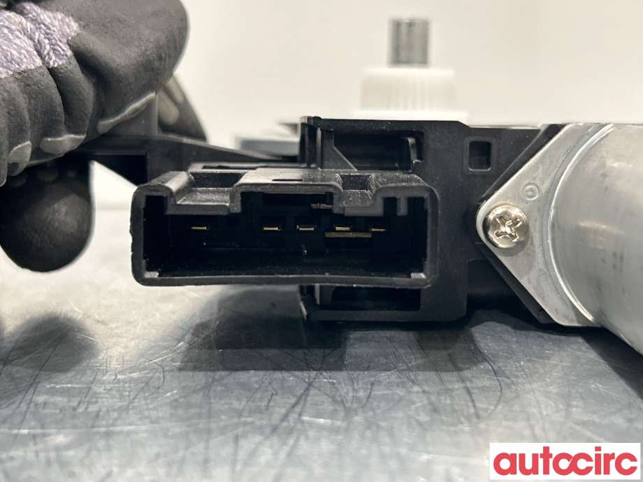 Ruteheis høyre foran til BMW X1 2022-->> (U11) (U11) (BMW|67625A75081|5A75081)