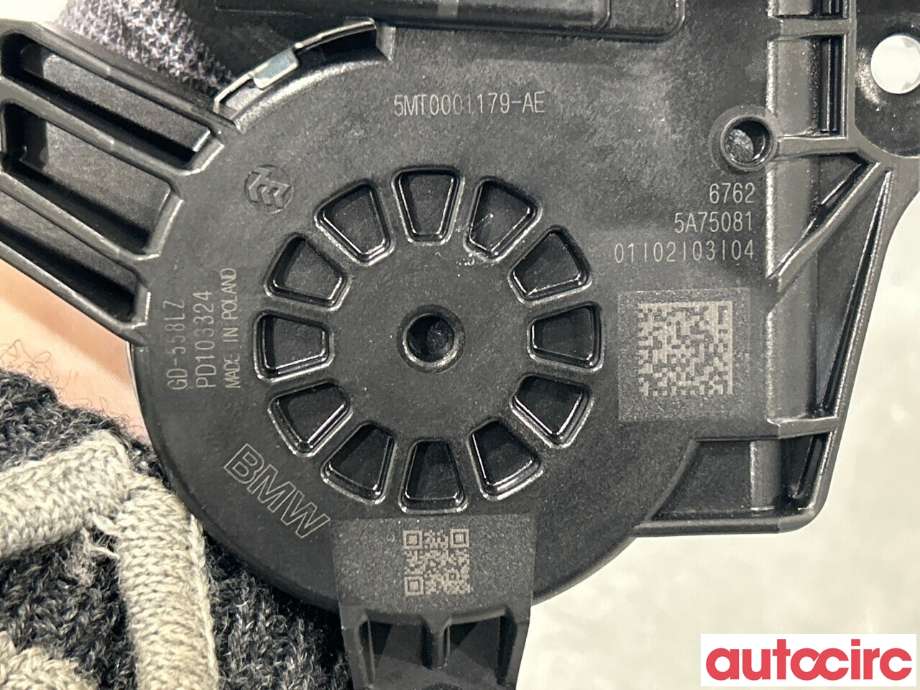 Ruteheis høyre foran til BMW X1 2022-->> (U11) (U11) (BMW|67625A75081|5A75081)