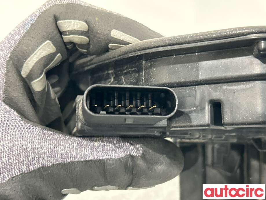 Låsekasse høyre foran til BMW X1 2022-->> (U11) (U11) (BMW|51217445052|7445052)