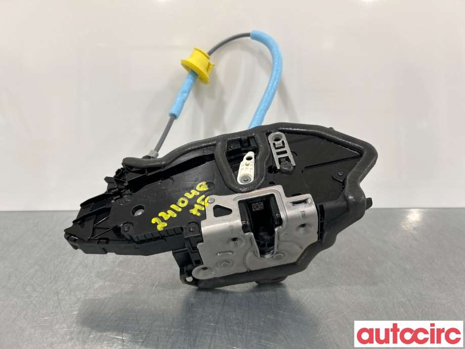 Låsekasse høyre foran til BMW X1 2022-->> (U11) (U11) (BMW|51217445052|7445052)