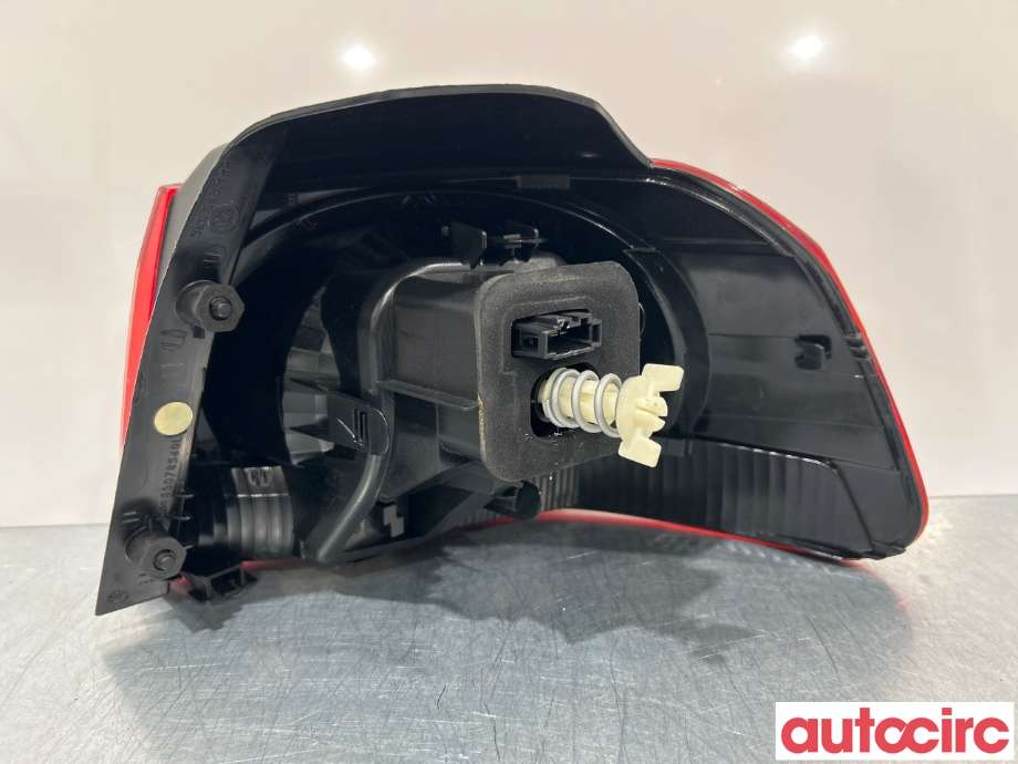 Baklykt venstre til VW Golf VI 2008-2012  (VOLKSWAGEN|5K0945095E)