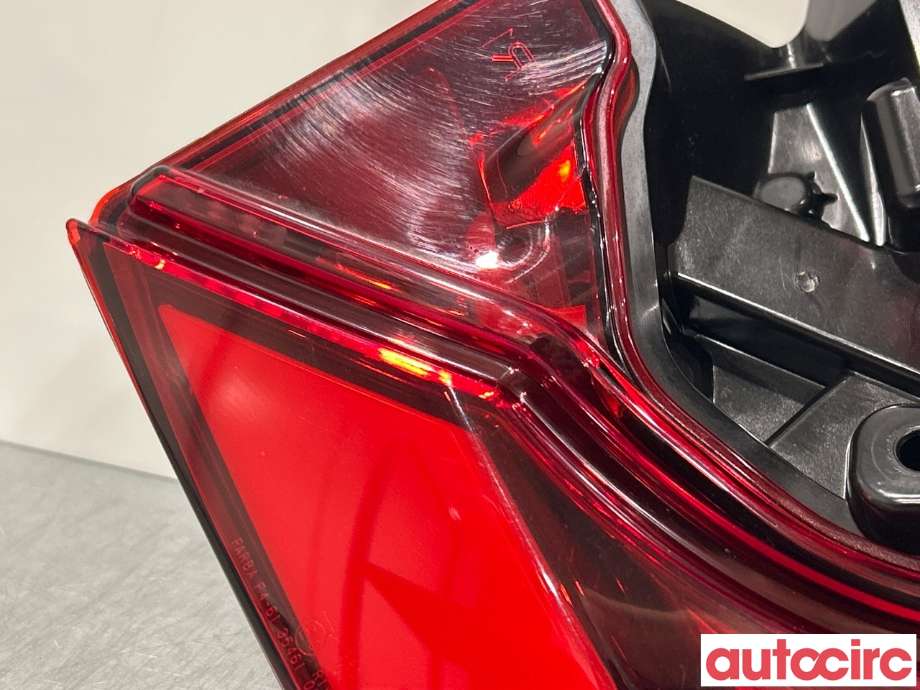 Baklykt høyre indre til Toyota C-HR 2016-->>  (TOYOTA|81580F4130)