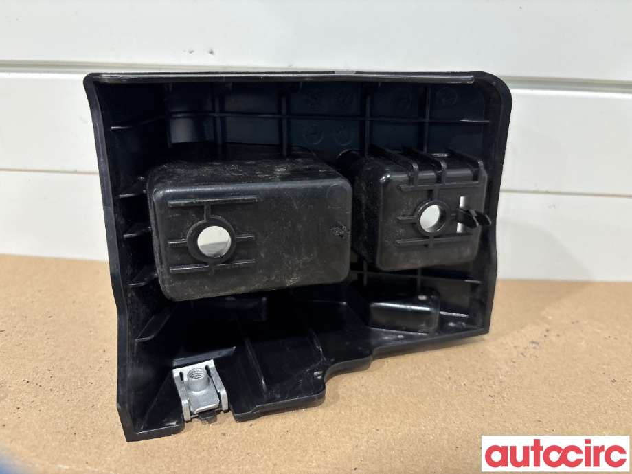 Diverse deler til Tesla Model Y 2021-2024 (Type I)  (TESLA|1506969-00-E|)