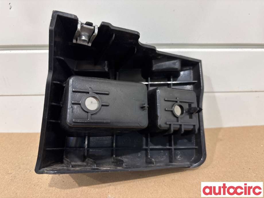Diverse deler til Tesla Model Y 2021-2024 (Type I)  (TESLA|1506968-00-E|)