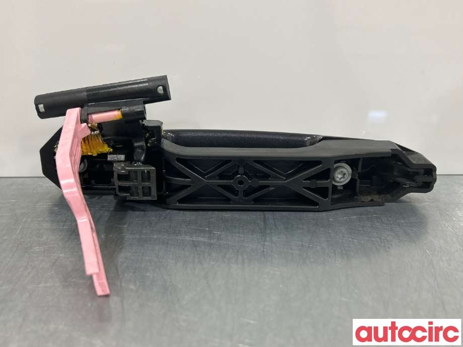 Dørhåndtak utv venstre bak til Suzuki SX4 S-CROSS 2013-->> (Type II)  (SUZUKI|82812-57LA0-ZUR|82812-57LA0|)