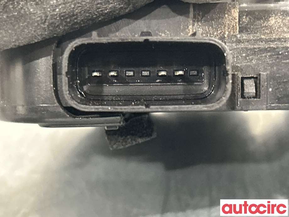 Låsekasse venstre bak til Kia Sportage 2010-2016 (Type III) (KIA|814103U000)