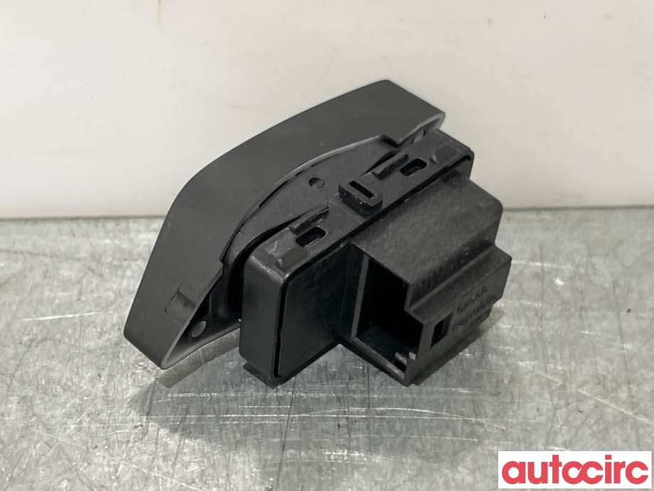 Bryter diverse til VW Touran 2015-2021 (Type II)  (VOLKSWAGEN|5TA962125|)