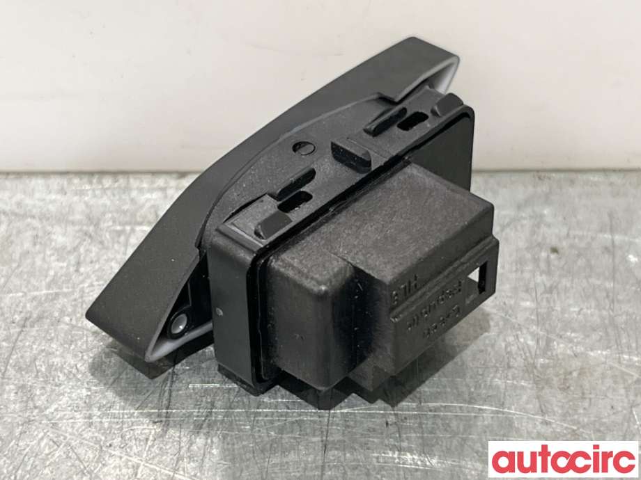 Bryter diverse til VW Touran 2015-2021 (Type II)  (VOLKSWAGEN|5TA962125|)