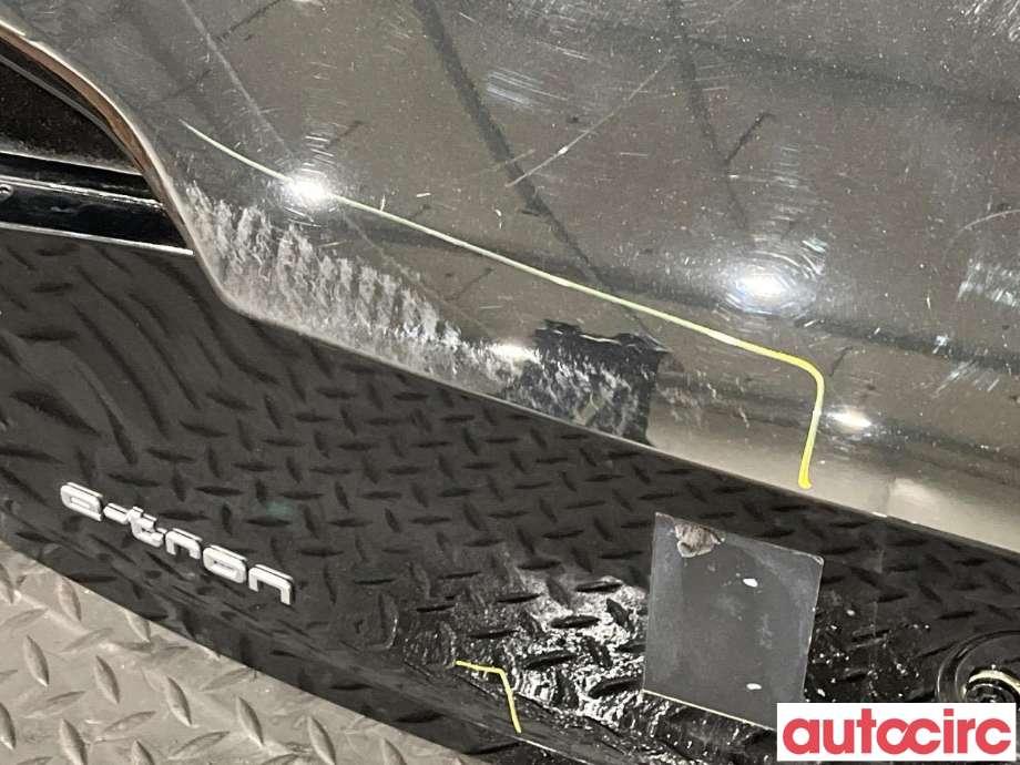 Bakluke combi til Audi e-tron 2018-->>  (AUDI|4KE827025B)