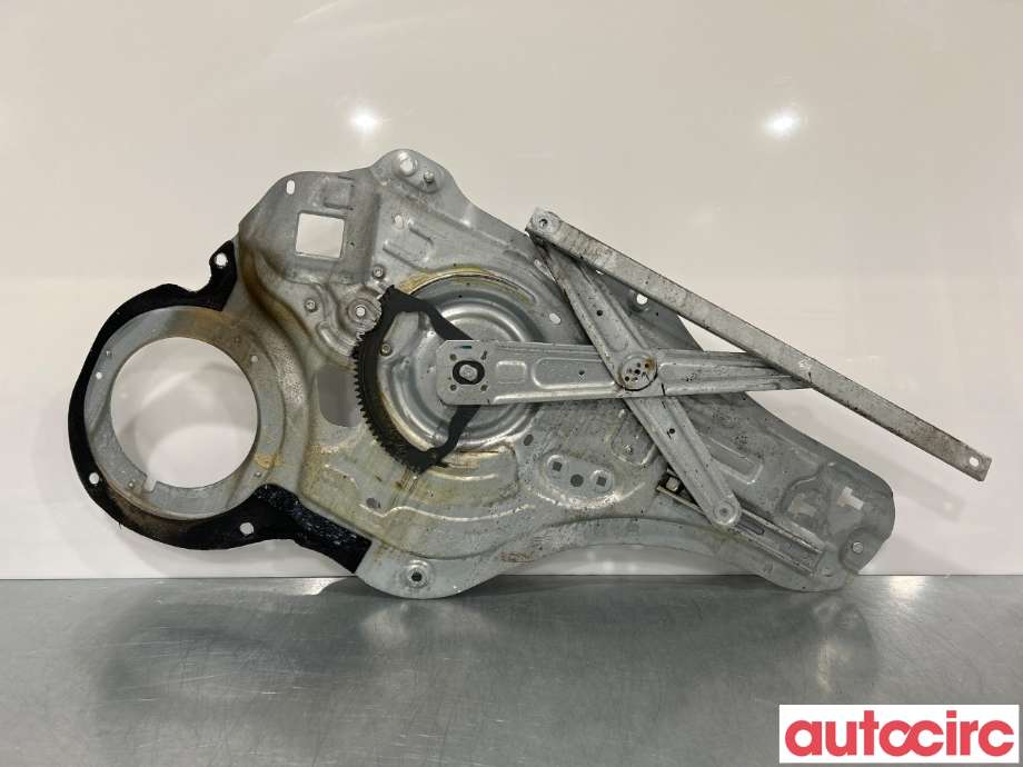 Ruteheis venstre foran til Kia Sportage 2010-2016 (Type III)  (KIA|824713U000|824703U170)