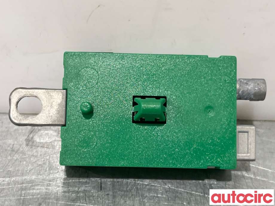 Antenne forsterker til Ford Kuga 2008-2012 (Type I) (FORD|1717931|7CP1-18C847-DA|30761697)