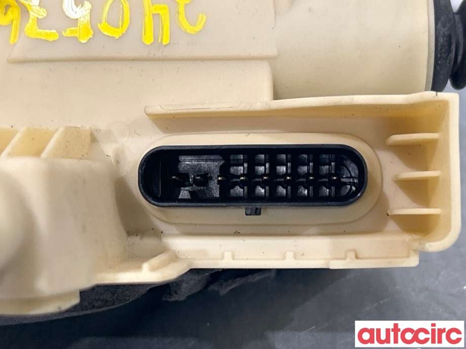 Låsekasse høyre bak til Volvo XC40 2018-2024  (VOLVO|32131413|)