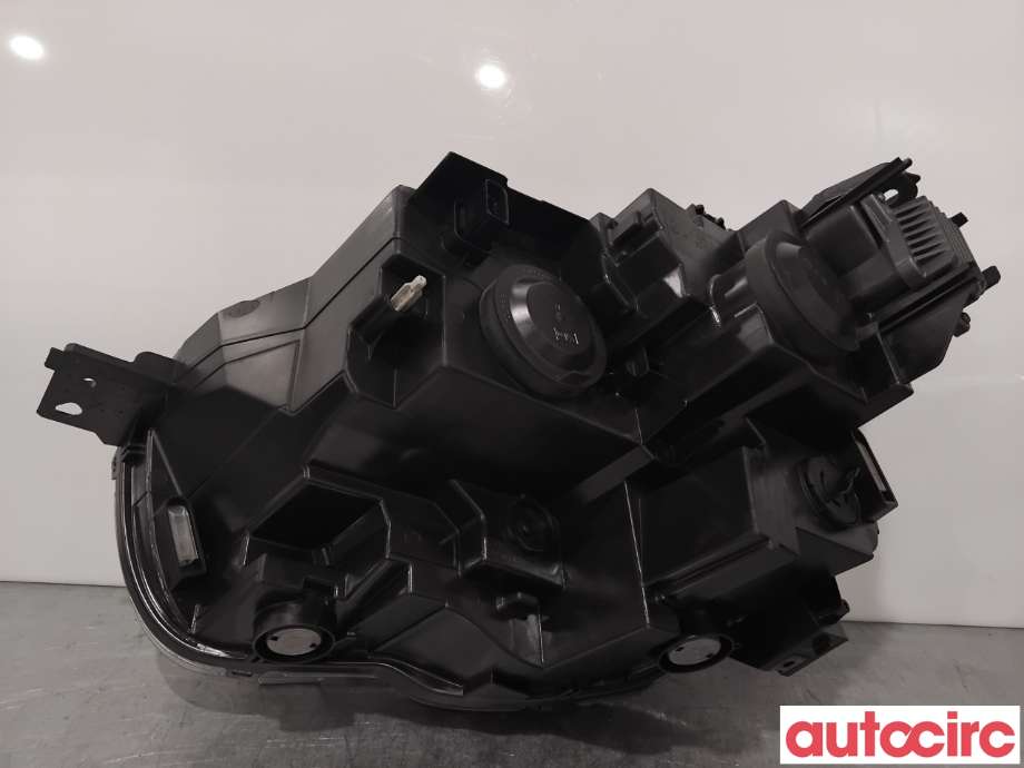 Frontlykt høyre halogen til Opel Combo E 2019-->>  (OPEL|1634150880|90145358|9816825980)